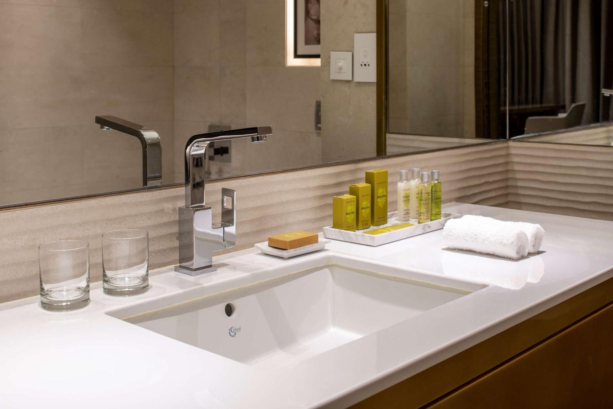 Doubletree Suites By Hilton - Riyadh Financial District Kültér fotó